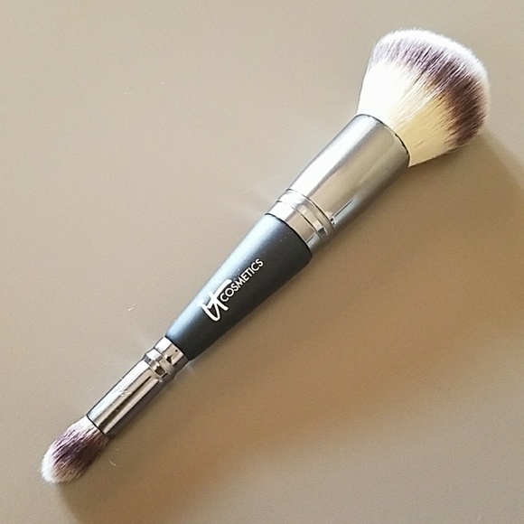 it cosmetics Other - Heavenly Luxe Complexion Perfection